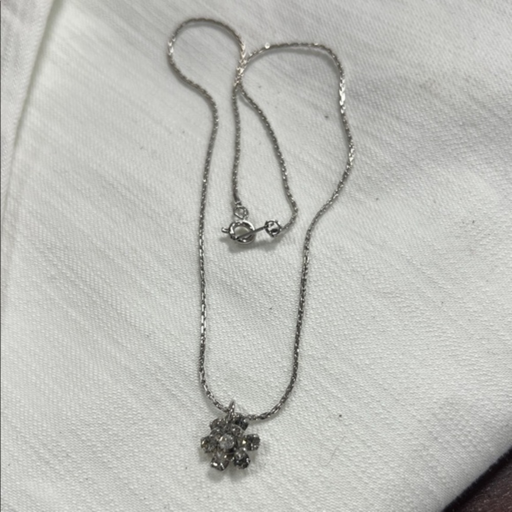 Avon Silver Floral Pendant Necklace